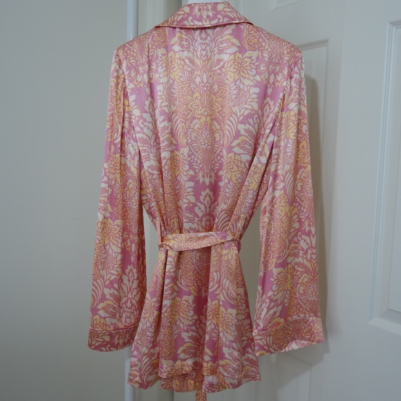 Alexis Pink and Gold Satin Robe - Picture 7 of 10
